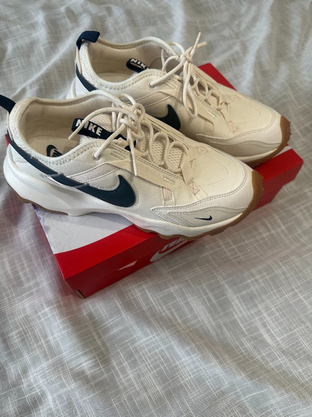 Nike TC 7900 Pale Ivory Armory Navy Sneakers 10.5